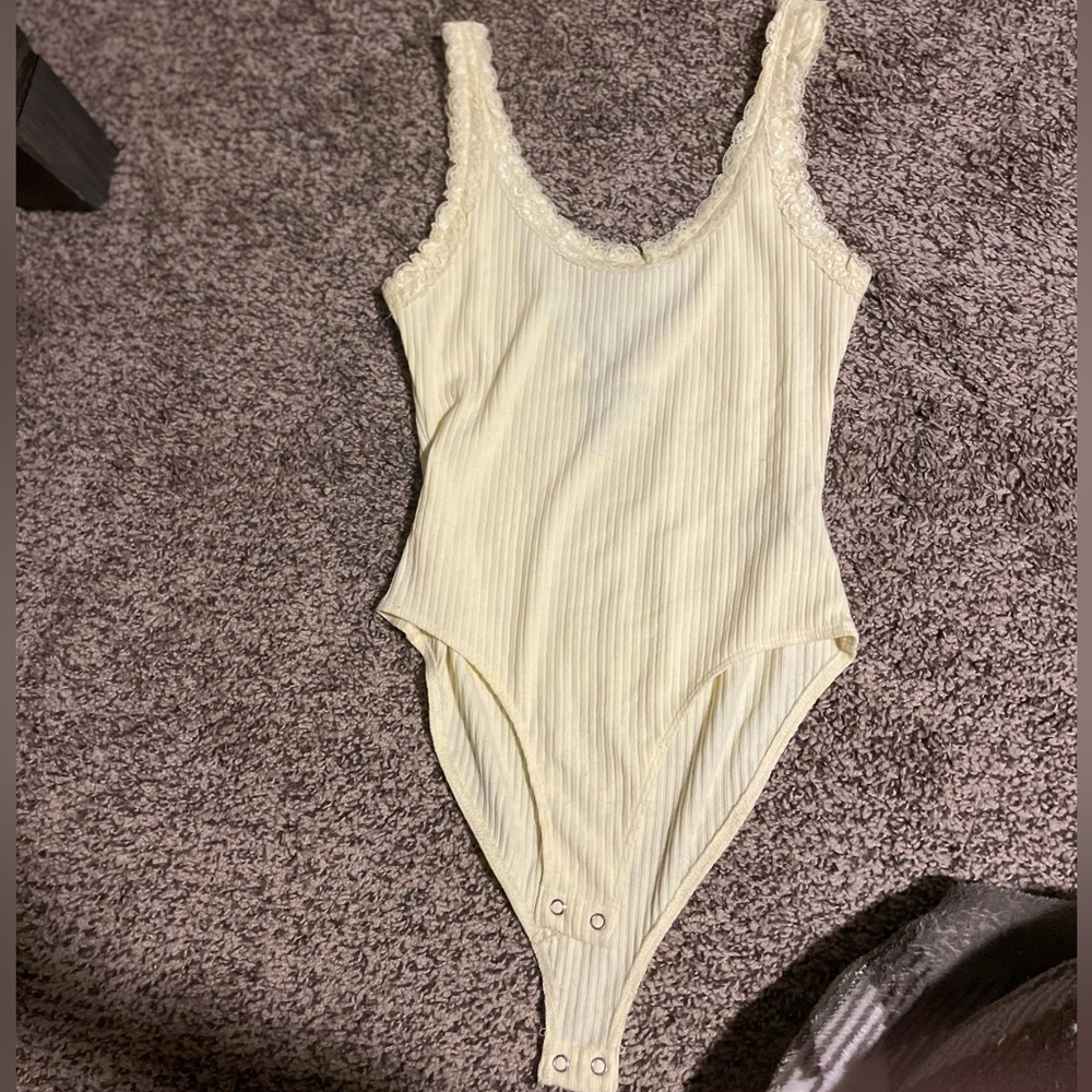 Yellow adorable bodysuit forever21